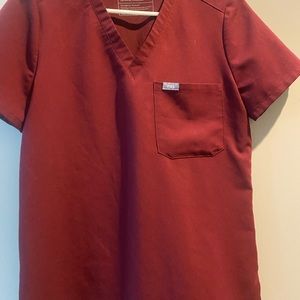 Figs scrub set size small. Jogger pants. Burgundy.